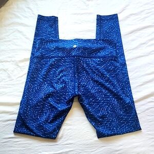 Lululemon Leggings Blue print design 💙